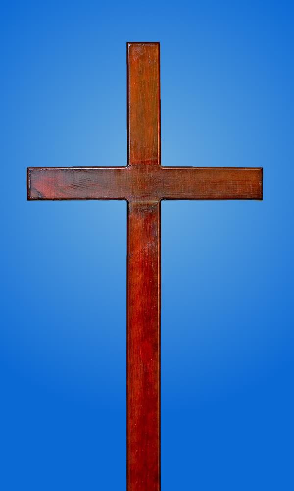 Католический четырехконечный крест. На фоне - светло голубой градиент