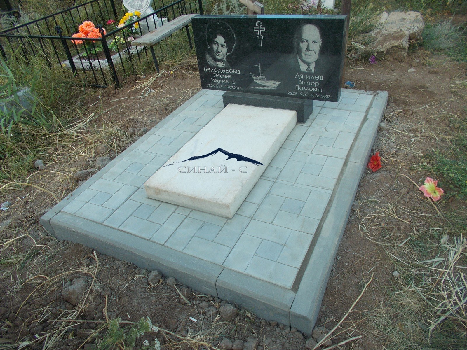 Тротуарная плитка на могилу в Саратове