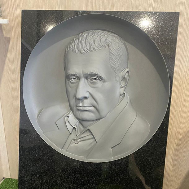 Барельеф на памятник